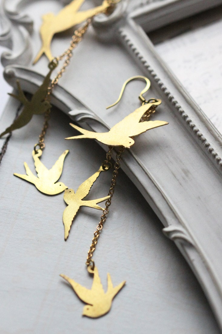 Charm Carving Vögel Ohrringe, Gold Layering Messing Texturierte Juwel Für Den Alltag von linenjewelryshop