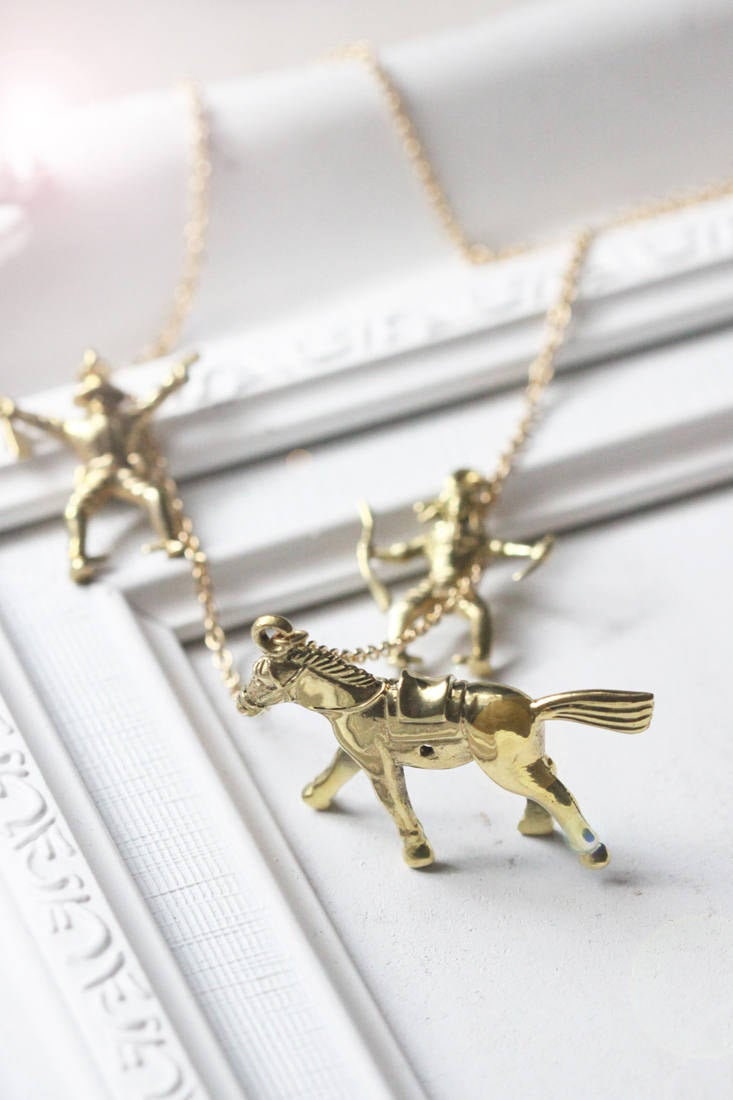 Cowboy Spielzeug Halskette/Anhänger Gold Für Jeden Tag Leinen Schmuck von linenjewelryshop