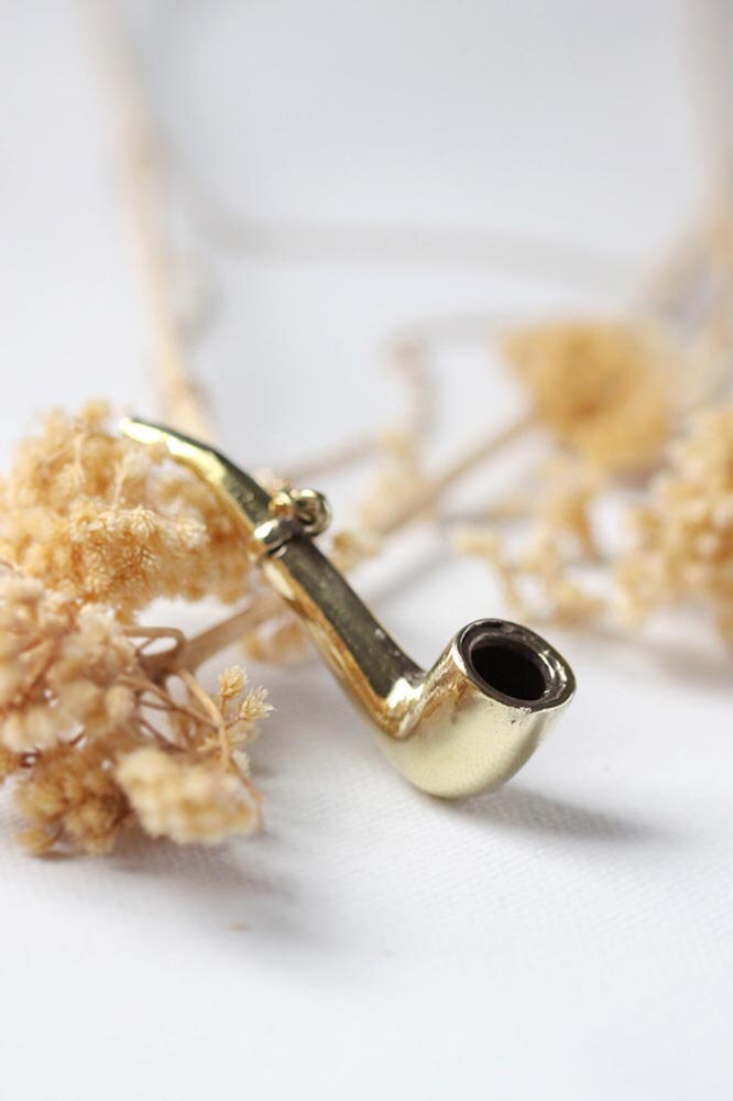 Goldene Pfeife Charm Halskette/Leinen Schmuck Für Jeden Tag Mit Anhänger von linenjewelryshop