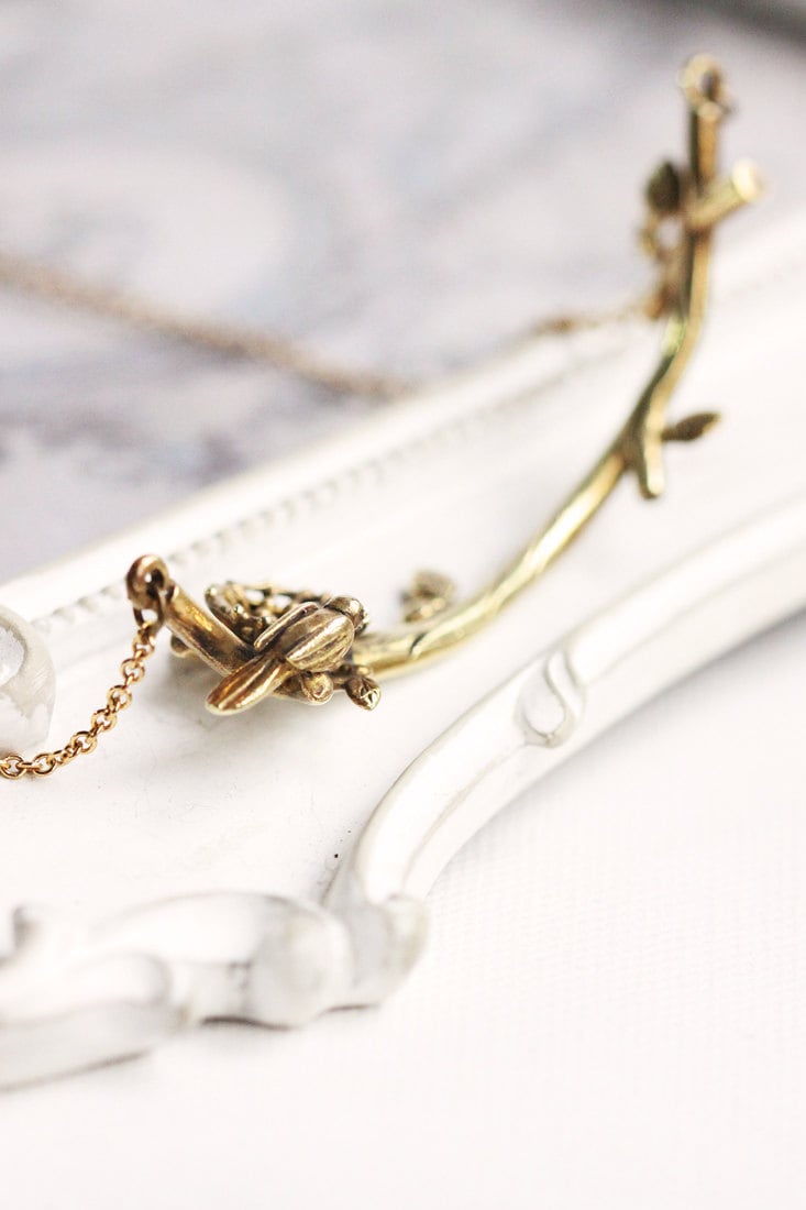 Goldene Vogel Auf Zweig Halskette, Golde Anhänger, Charme Halskette, Charme Natur Halskette, Jeden Tag Schmuck von linenjewelryshop