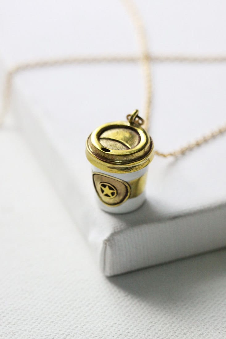 Kleine Kaffeetasse Halskette/Leinen Schmuck Kaffeetassen Gemälde Kleine Kaffeetasse Halskette/Leinen Schmuck Kaffeetassen Gemälde von linenjewelryshop