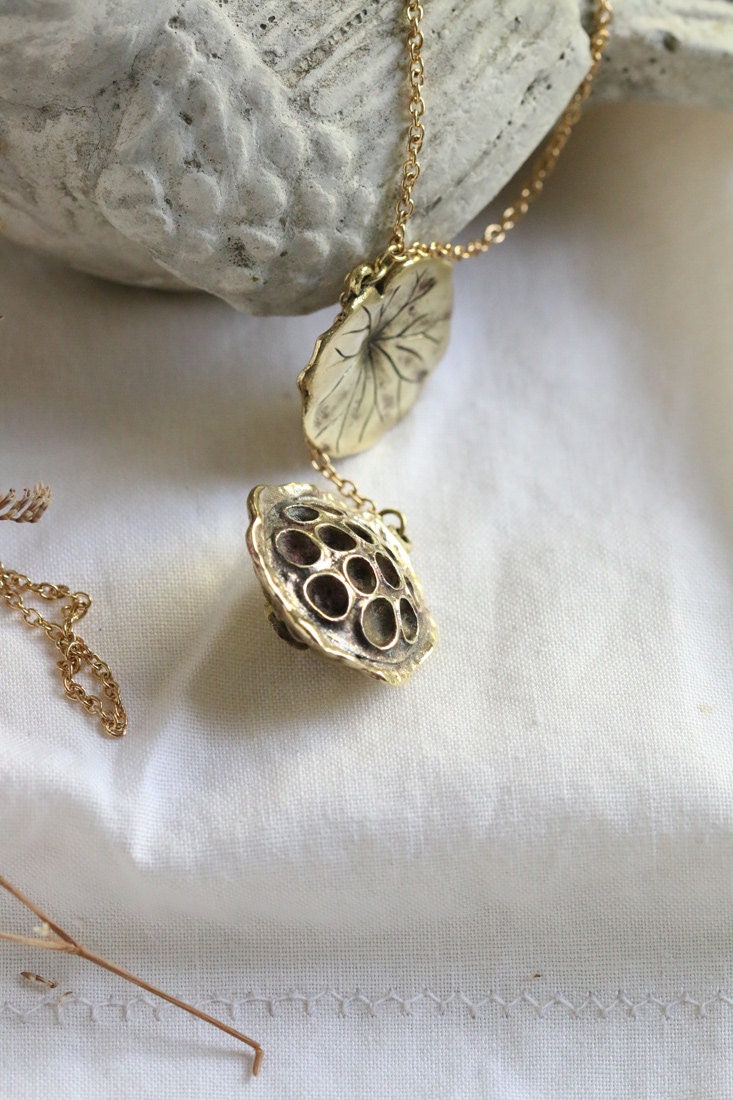 Lotus Halskette/Anhänger Alltags Schmuck Leinen von linenjewelryshop