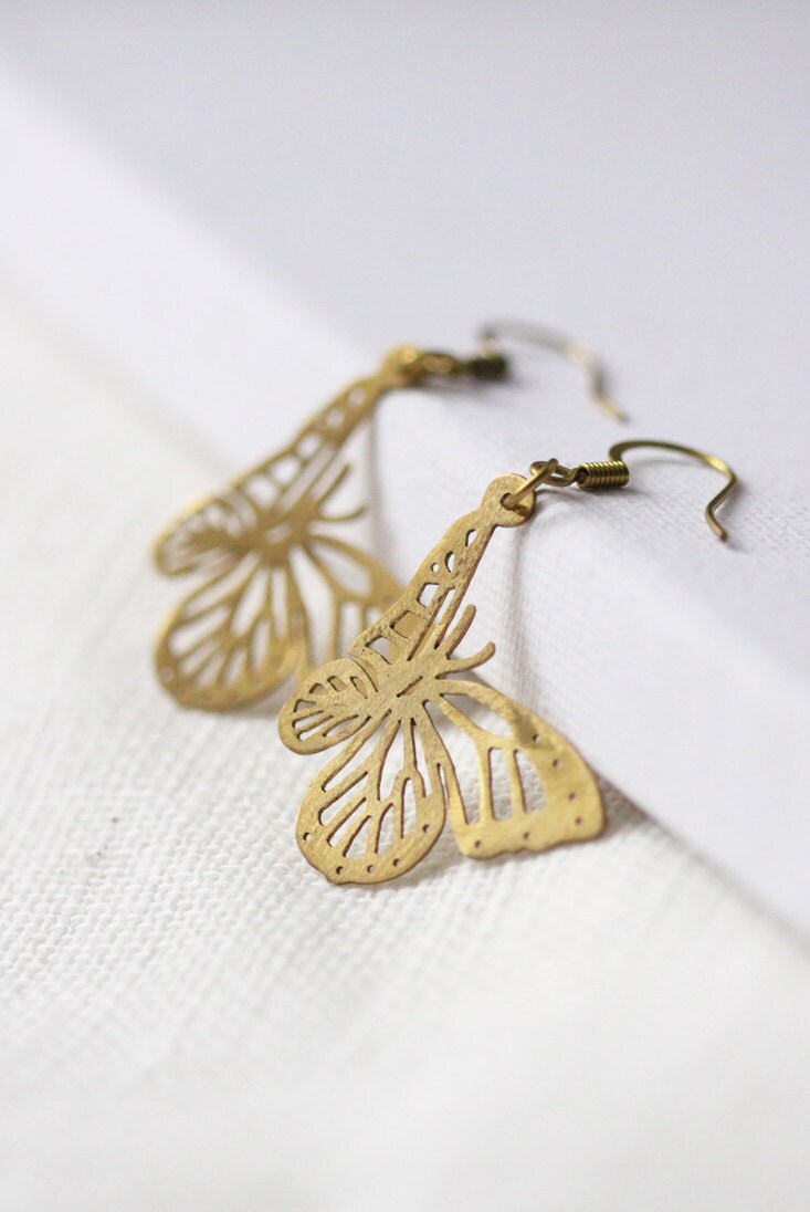Wunderschöne Schmetterling Ohrringe - Handgemachter Schmuck Original Gefertigt Und Design By Linen Jewelry von linenjewelryshop