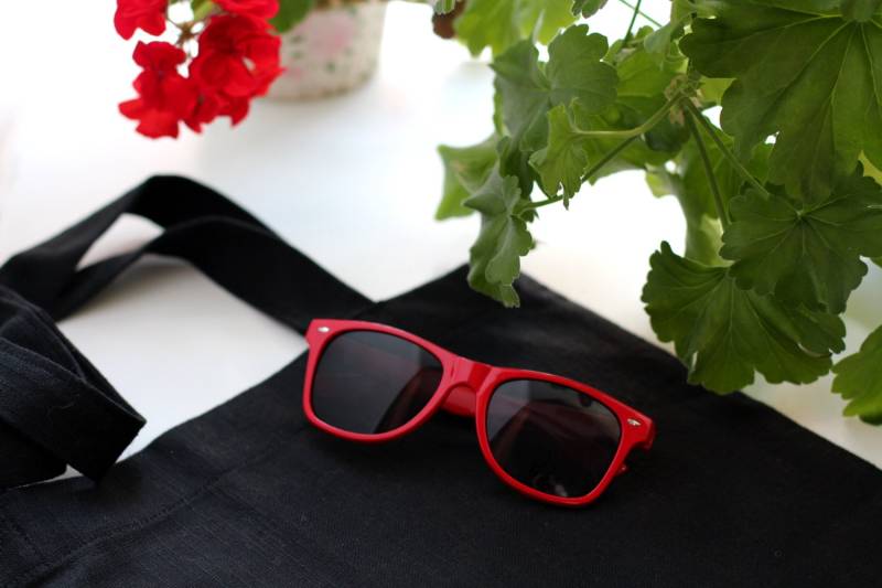 Schwarze Leinen Tragetasche - Classic Tote Made in Lettland von linenquality