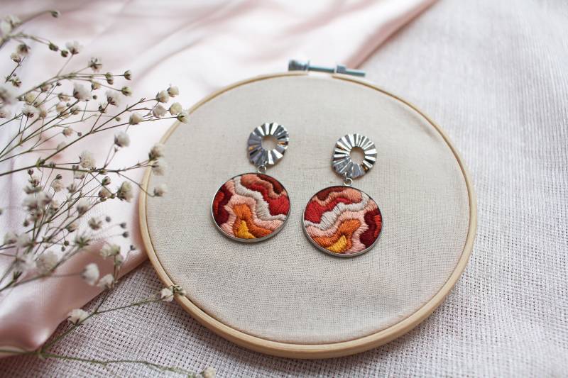 Große Gestickte Ohrringe, Abstrakte Stickdatei, Rosa Rot Und Orange Ohrringe Große Gestickte Ohrringe, Abstrakte Stickdatei, Rosa Rot Und Orange Ohrringe von linhadalina