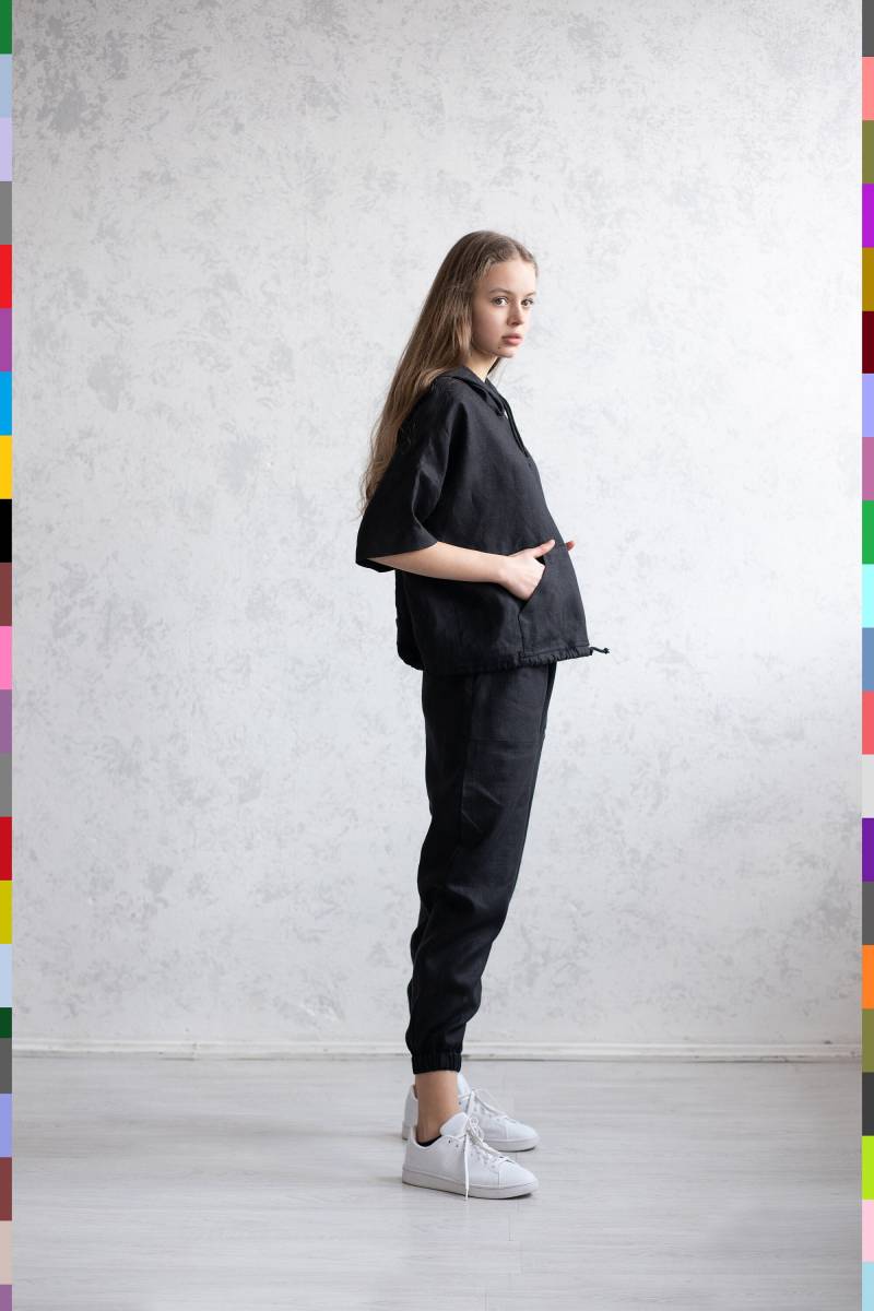 xs - Schwarz. Versandfertig. A385 von linocolore