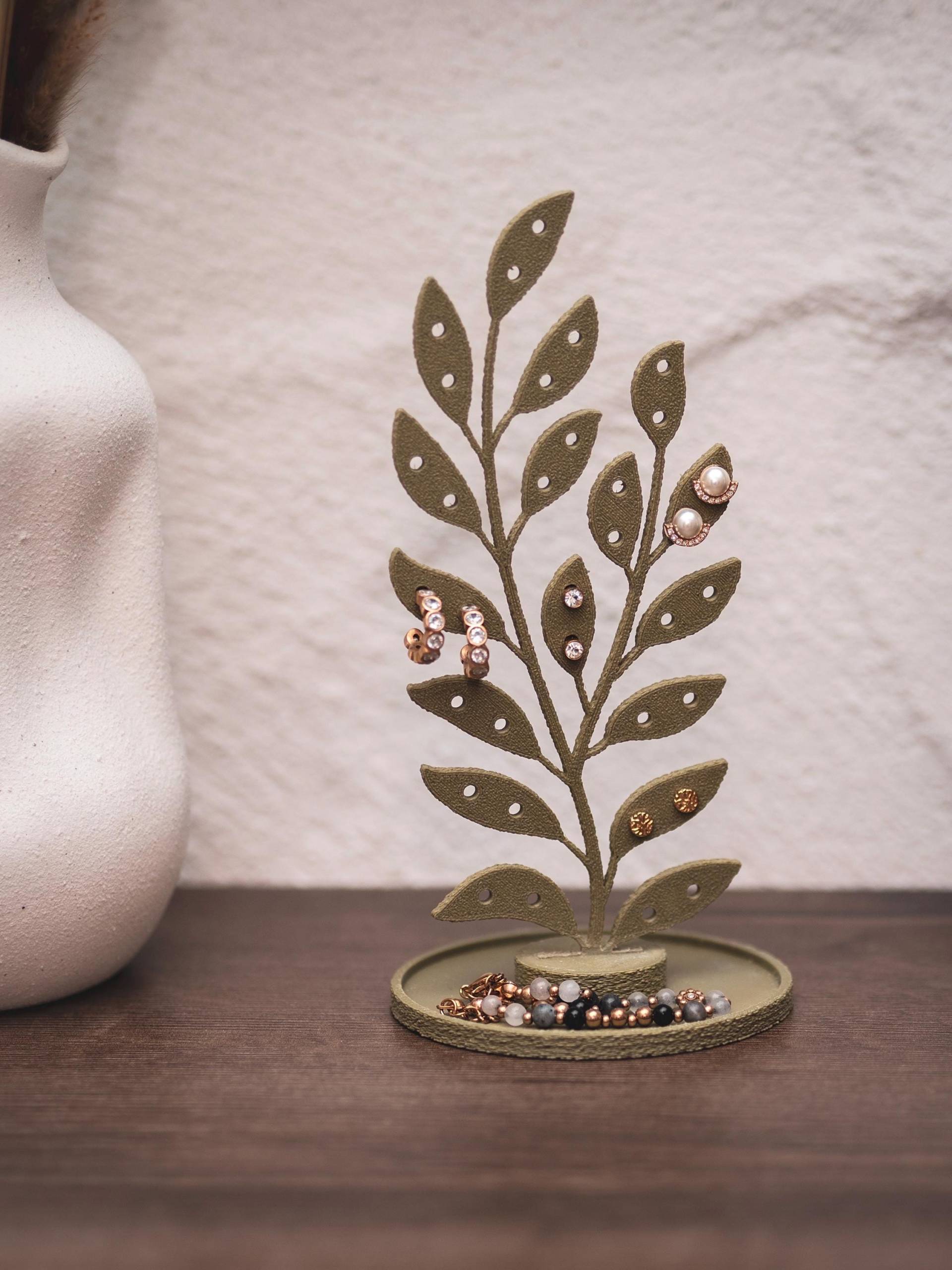 Fineline Boho Schmuckständer Leaf Für Ohrstecker Mit Ablage in Verschiedenen Farben Fineline Boho Schmuckständer Leaf Für Ohrstecker Mit Ablage in Verschiedenen Farben von linorihomediy