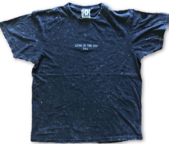 Acid Wash T-Shirt | Bestickt Premium von lionsinthezoo