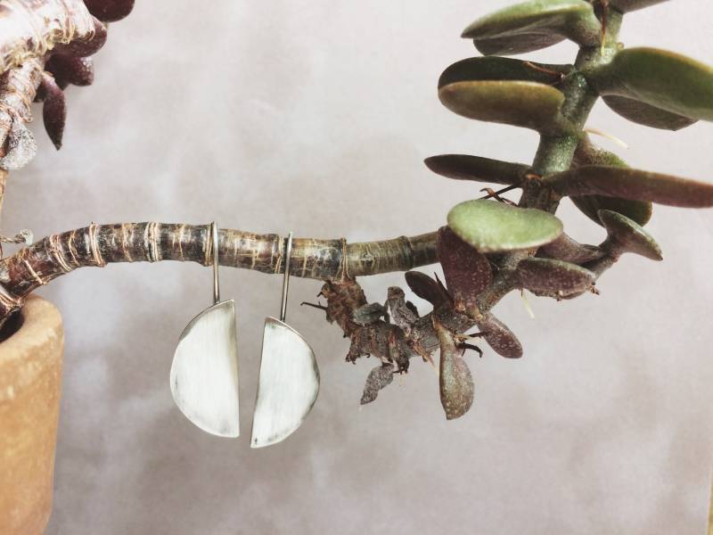 Halbmond Tropfen Ohrringe Halbmond Tropfen Ohrringe von liontoothhandmade