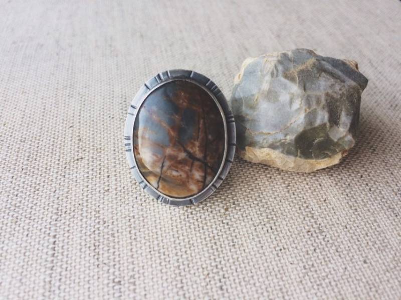 Nguni Jaspis Leuchtender Ring Nguni Jaspis Leuchtender Ring von liontoothhandmade