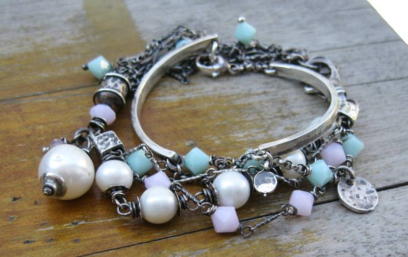 Modern Pearl, Swarovski, Sterling Silber Armband - Charm, Rosa, Türkis, Pastell Modern Pearl, Swarovski, Sterling Silber Armband - Charm, Rosa, Türkis, Pastell von liquidstarjewelry