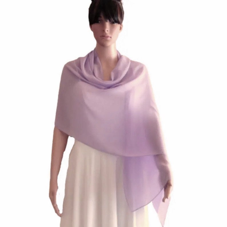 Fliederfarbene Chiffonstola. Wickelschal. Langer Schal von lisaclothing