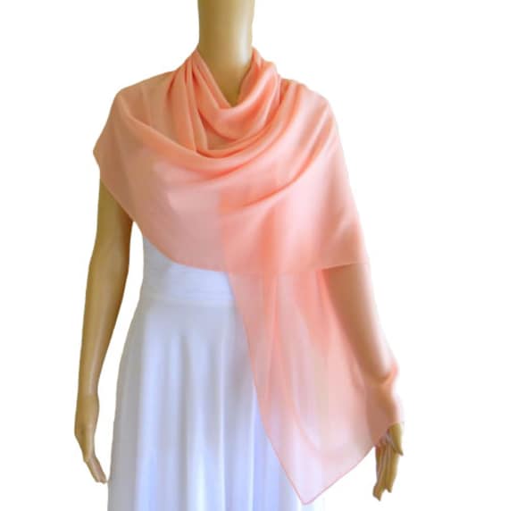 Hellrosa Chiffon Schal. Langer Wickelschal von lisaclothing