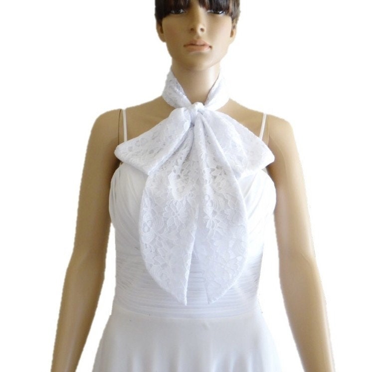 Weißer Fliege Schal. Halsschal. Spitzen Wickelschal von lisaclothing