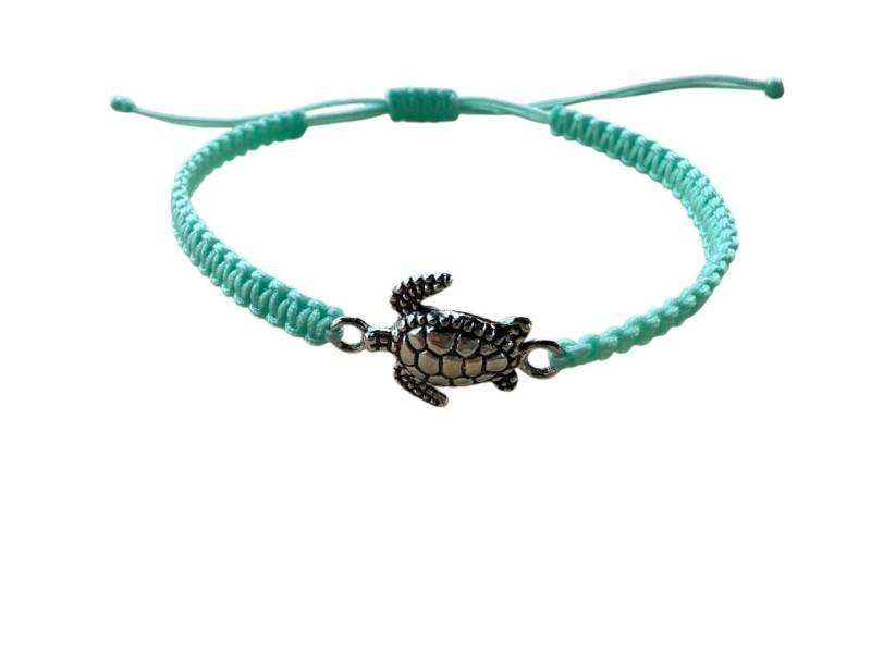 Makramee Armband Mit Schildkröte - Silberanhänger Handgefertigt & Personalisierbar Makramee Armband Mit Schildkröte - Silberanhänger Handgefertigt & Personalisierbar von lisakohlerhandmade