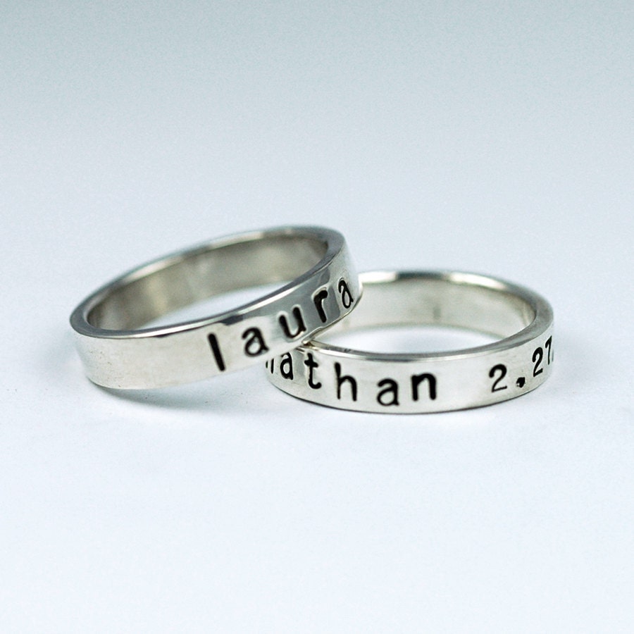 Personalisierte Stapelringe Aus Sterling Silber Handgestempelte | 2Er Set Personalisierte Stapelringe Aus Sterling Silber Handgestempelte | 2Er Set von lisalehmanndesigns