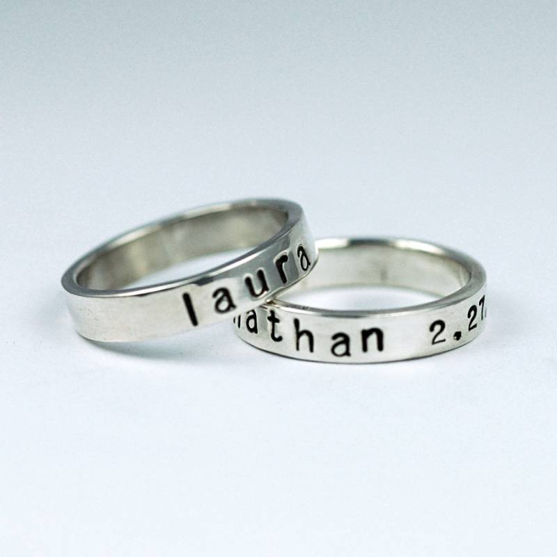 Personalisierte Stapelringe Aus Sterling Silber Handgestempelte | 2Er Set Personalisierte Stapelringe Aus Sterling Silber Handgestempelte | 2Er Set von lisalehmanndesigns
