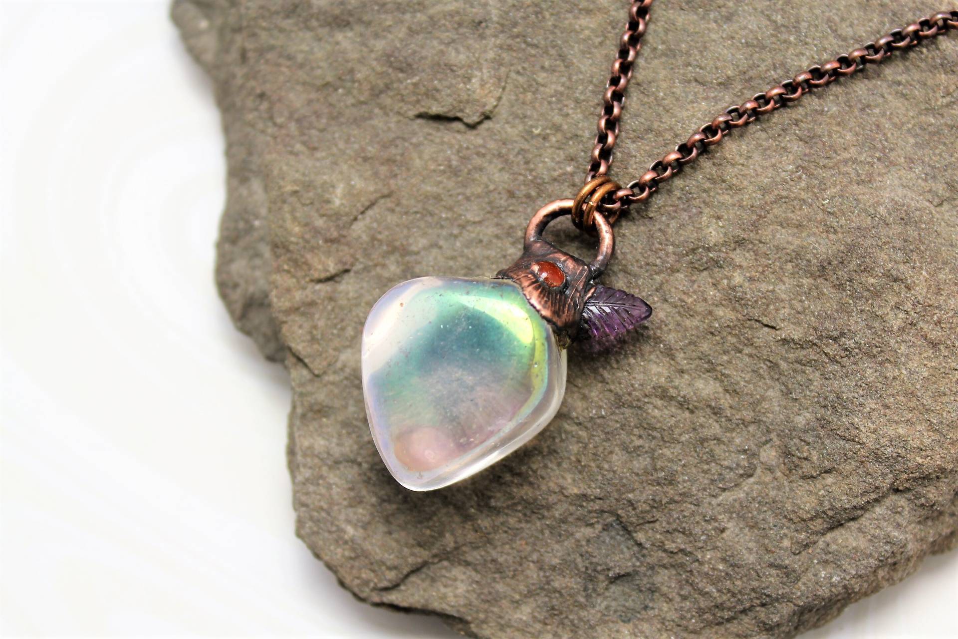 Engel Aura, Sonnenstein Und Amethyst Blatt Elektrogeformt Anhänger Engel Aura, Sonnenstein Und Amethyst Blatt Elektrogeformt Anhänger von lissa73