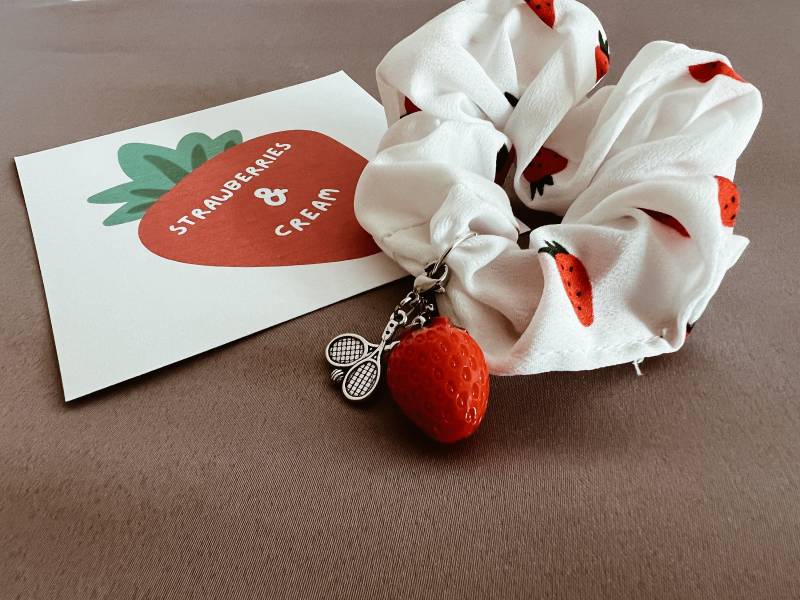 Erdbeeren & Sahne - Wimbledon Inspiriert Scrunchie Tennis von literarybeads