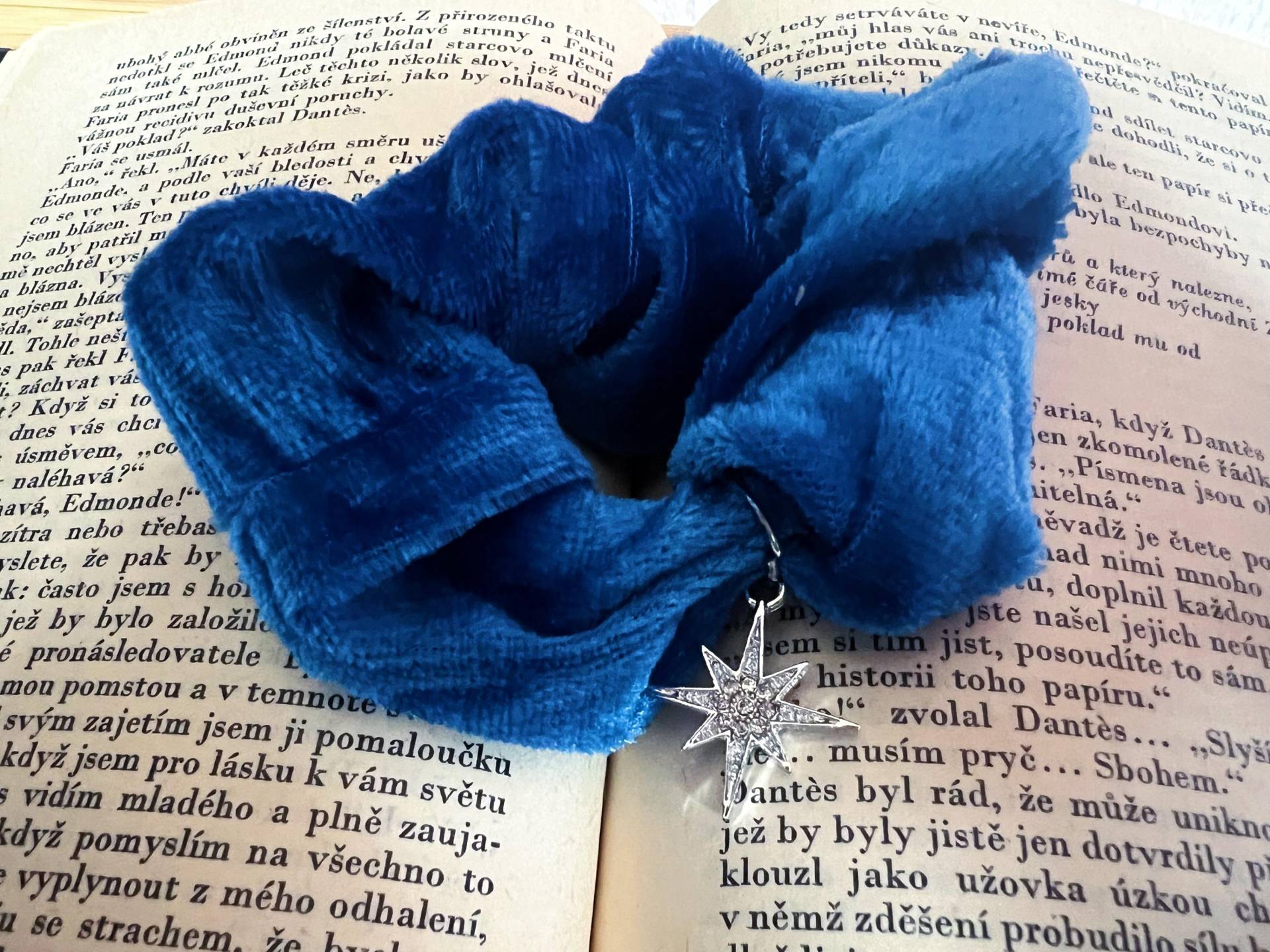 Velaris Scrunchie - Acotar Inspiriert Haar Accessoire von literarybeads