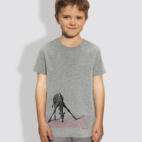 little kiwi Kinder T-Shirt, "In der Savanne" von little kiwi