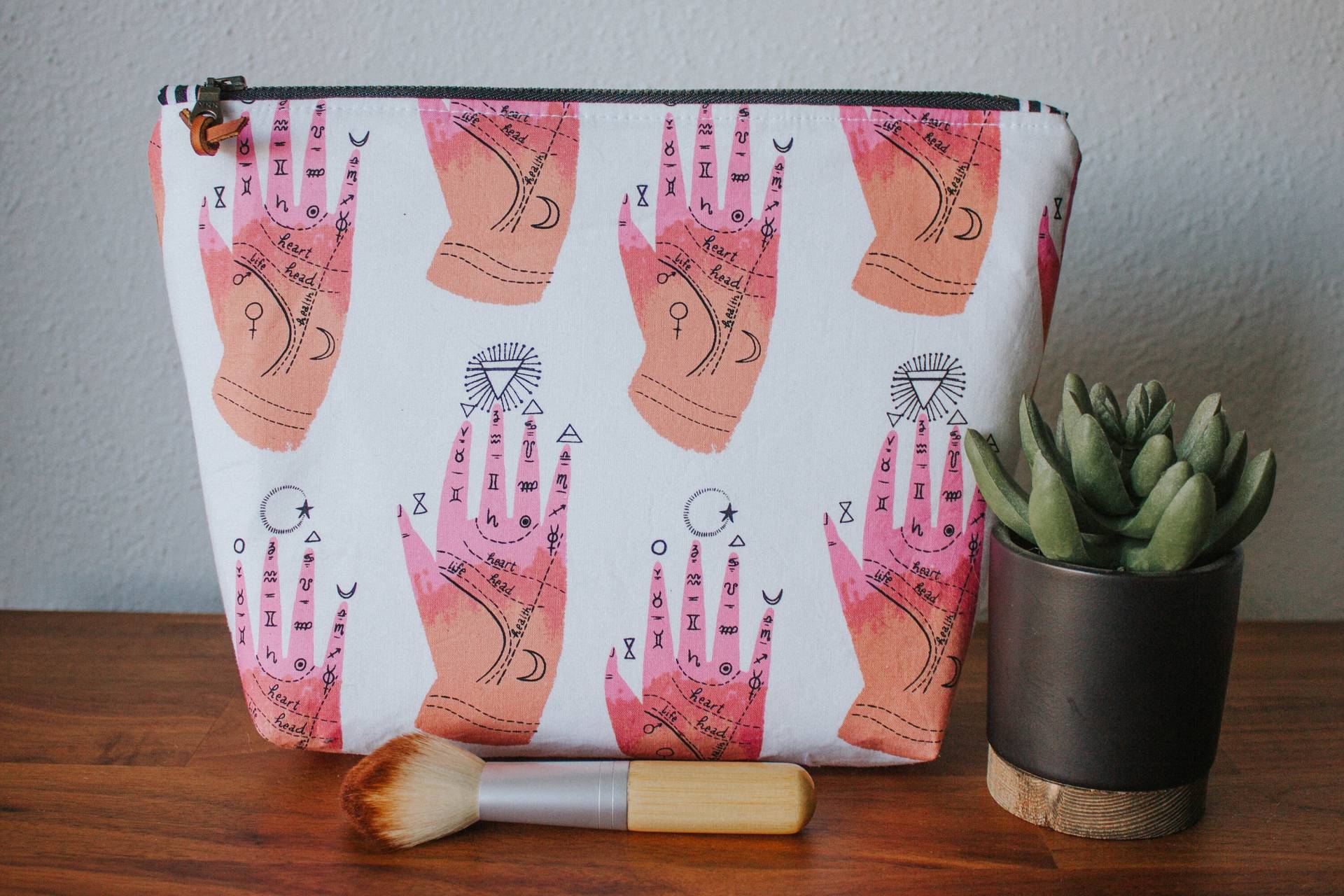 Große Kulturtasche Kulturbeutel Mit Palm Reader Print Große Kulturtasche Kulturbeutel Mit Palm Reader Print von littleacreative
