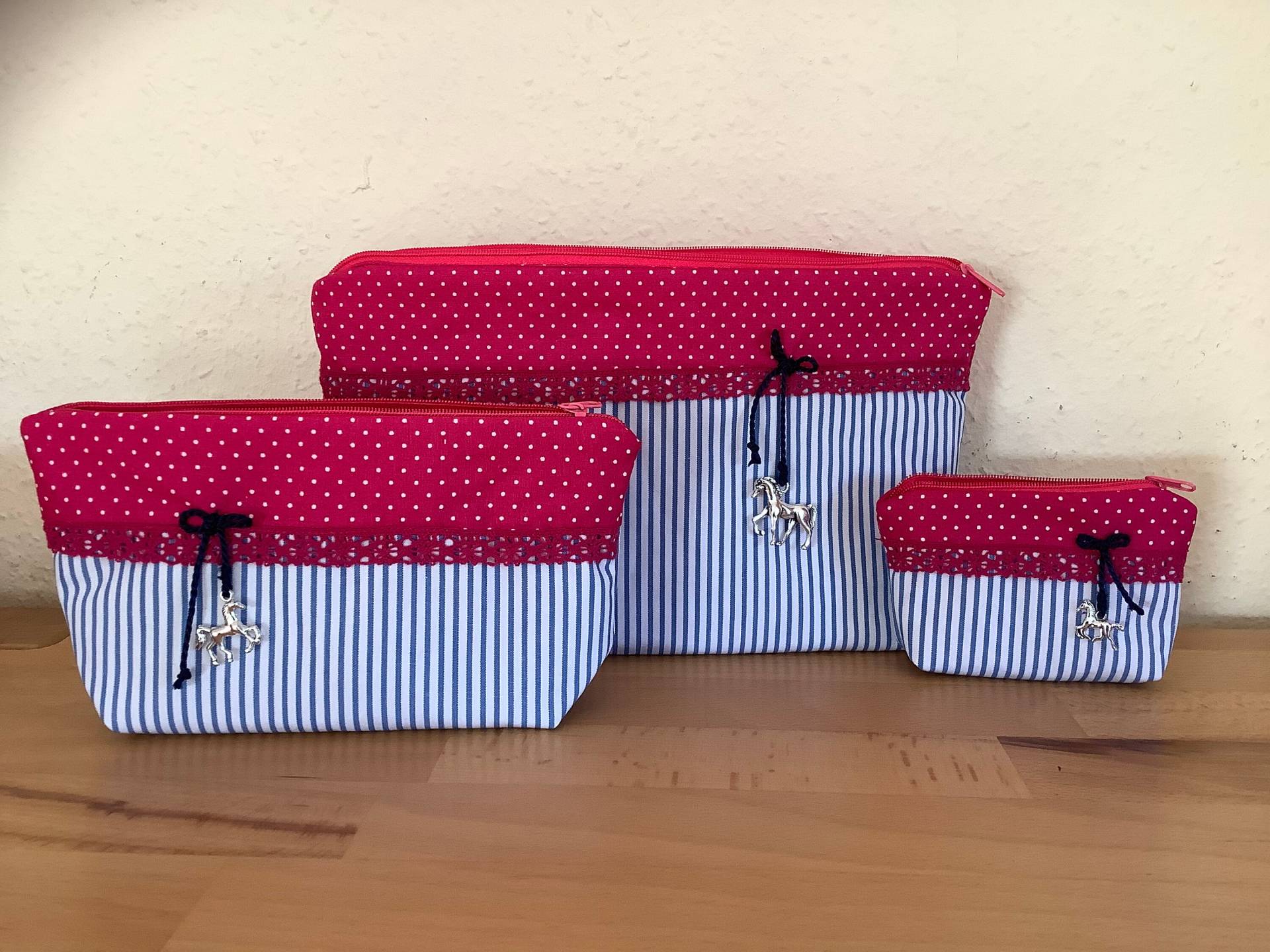 Kosmetiktasche Pferde Set Blau Pink Kosmetiktasche Pferde Set Blau Pink von littleandsweetde