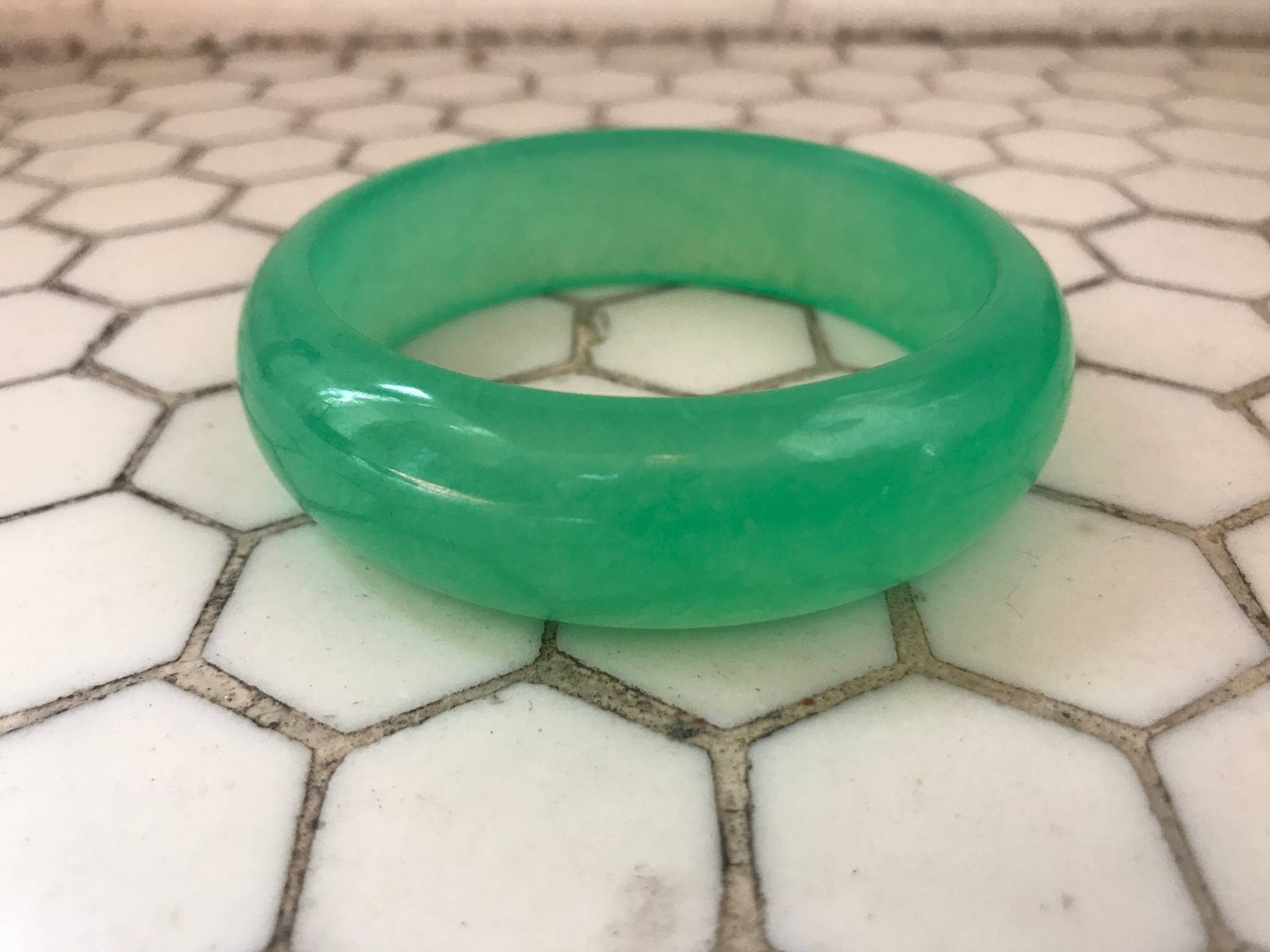 Meerschaum Grün Gefärbt Jade Armreif Meerschaum Grün Gefärbt Jade Armreif von littlebabykitty8