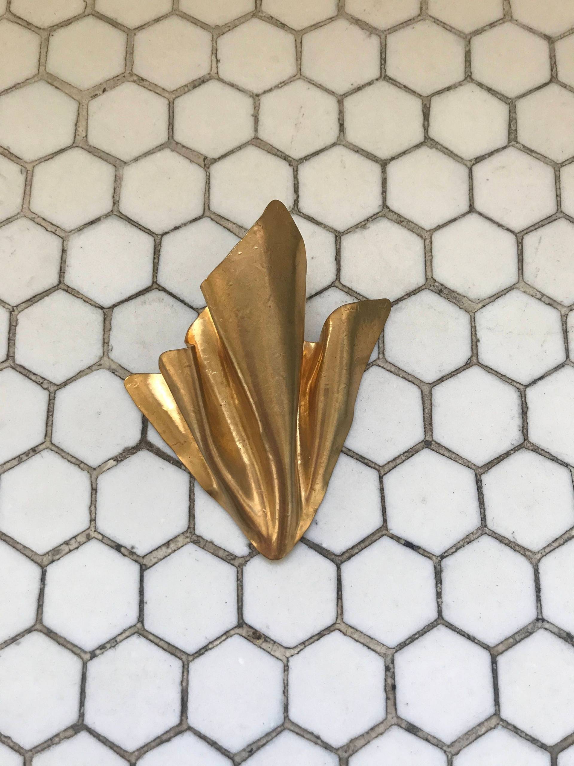 Vintage Sonia Rykiel Paris Gold Metall Skulptural Moderenist Brosche Vintage Sonia Rykiel Paris Gold Metall Skulptural Moderenist Brosche von littlebabykitty8