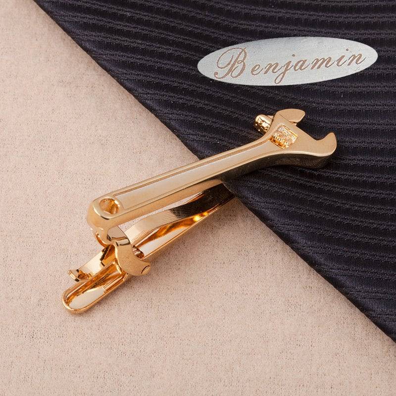 Einzigartige Personalisierte Schraubenschlüssel Krawatte Clip Benutzerdefinierte Monogramm Edelstahl Einzigartige Personalisierte Schraubenschlüssel Krawatte Clip Benutzerdefinierte Monogramm Edelstahl von littlebeees