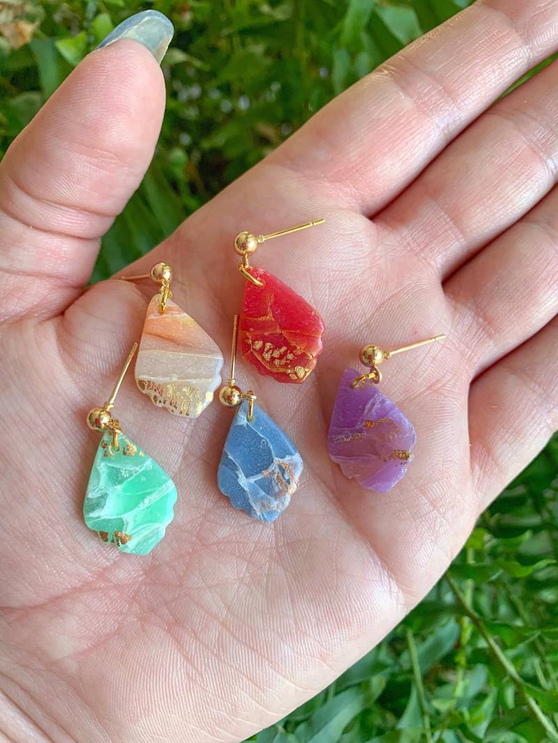 2-Päckchen Kunststein Mini Ohrhänger Fimo Ohrringe | Roter Jaspis Citrin Jade Calcit Amethyst von littlebeezdesignsco