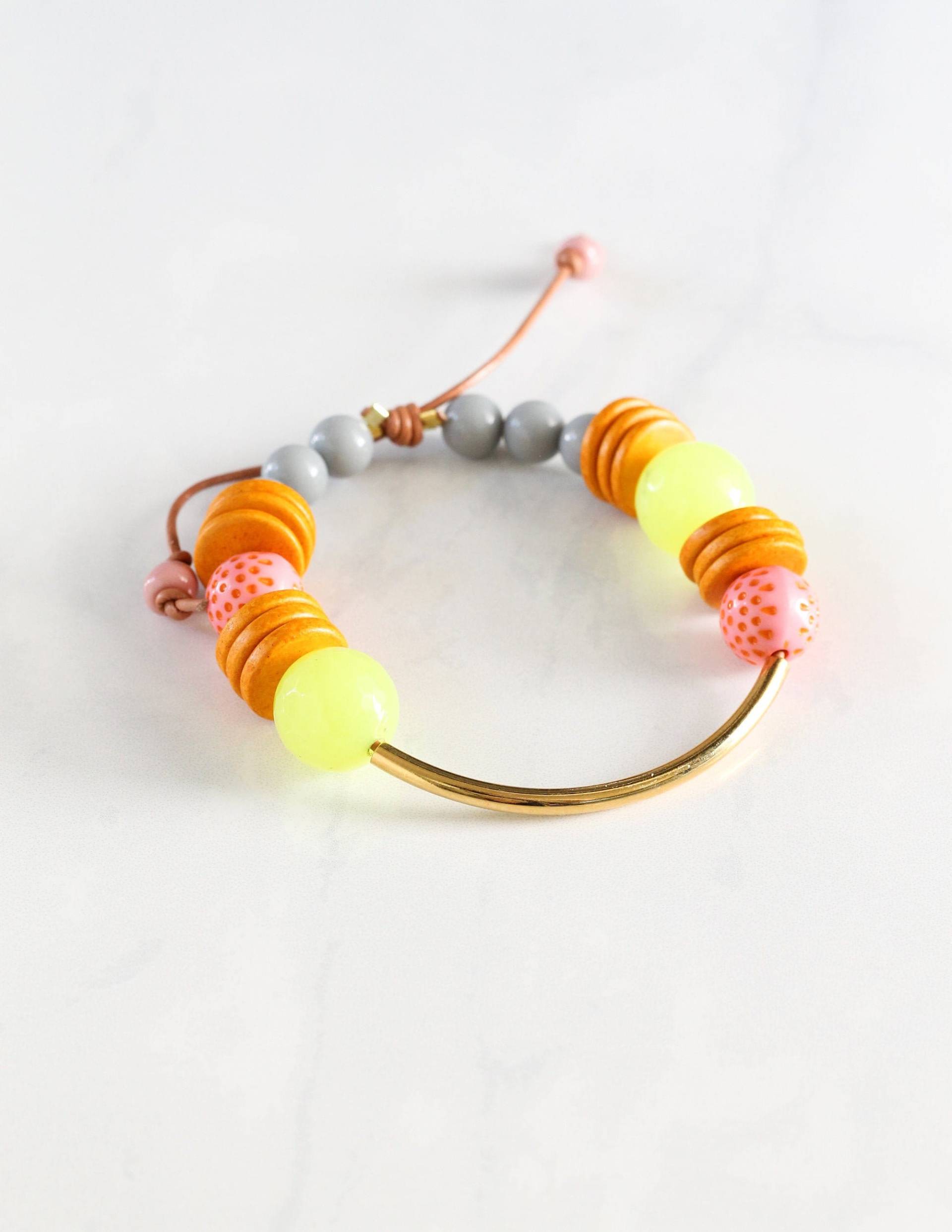 Chunky Perlen Armband, Boho Bunte Verstellbare Leder Schnur Vintage Perlen, Bff Geschenk Unter 50 Für Frauen Chunky Perlen Armband, Boho Bunte Verstellbare Leder Schnur Vintage Perlen, Bff Geschenk Unter 50 Für Frauen von littlebrightstudio