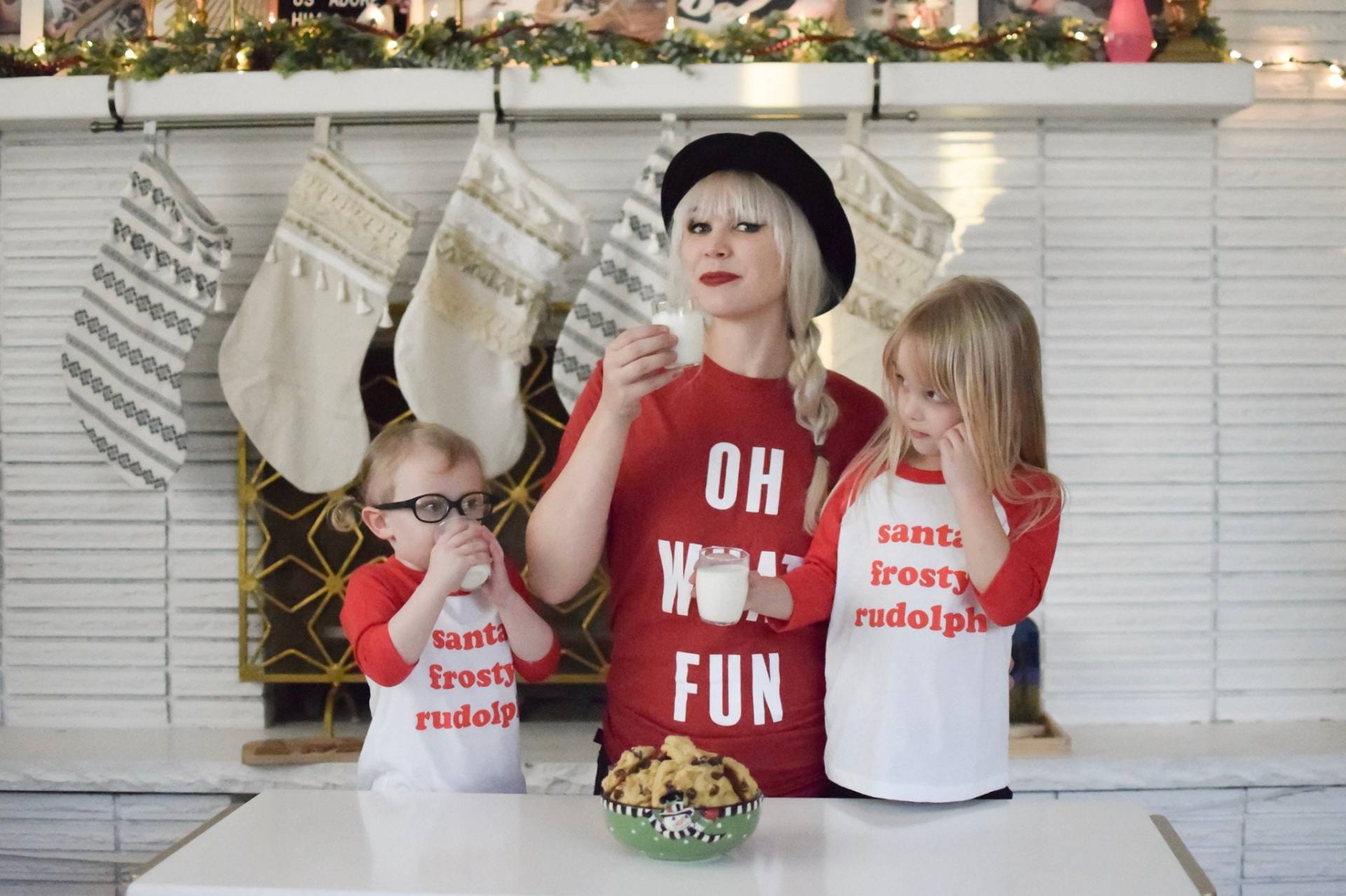 Oh What Fun T-Shirt, Rote Damen/Unisex von littlebuncompany