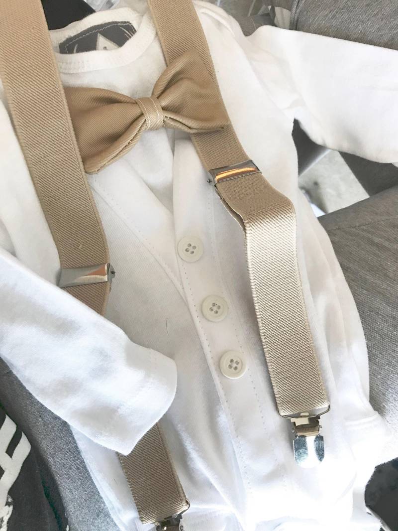 Baby Geschenk Für Jungen Weiß Beige Strickjacke Outfit Fliege Und Hosenträger...baby Nach Hause Kommen Kleidung, Babysegen von littlechunkclothing