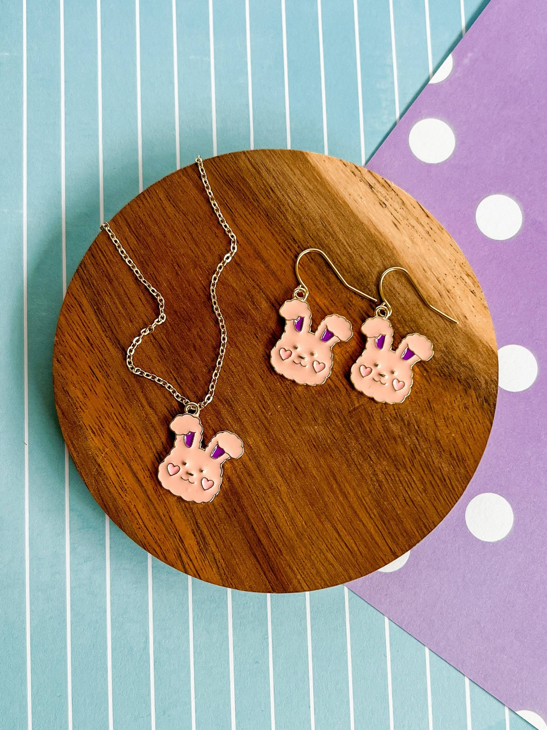 Betty The Bunny Set - Häschen Halskette Schmuck Kinderschmuck Mädchen Ohrringe Charm Osterschmuck von littlegembabes
