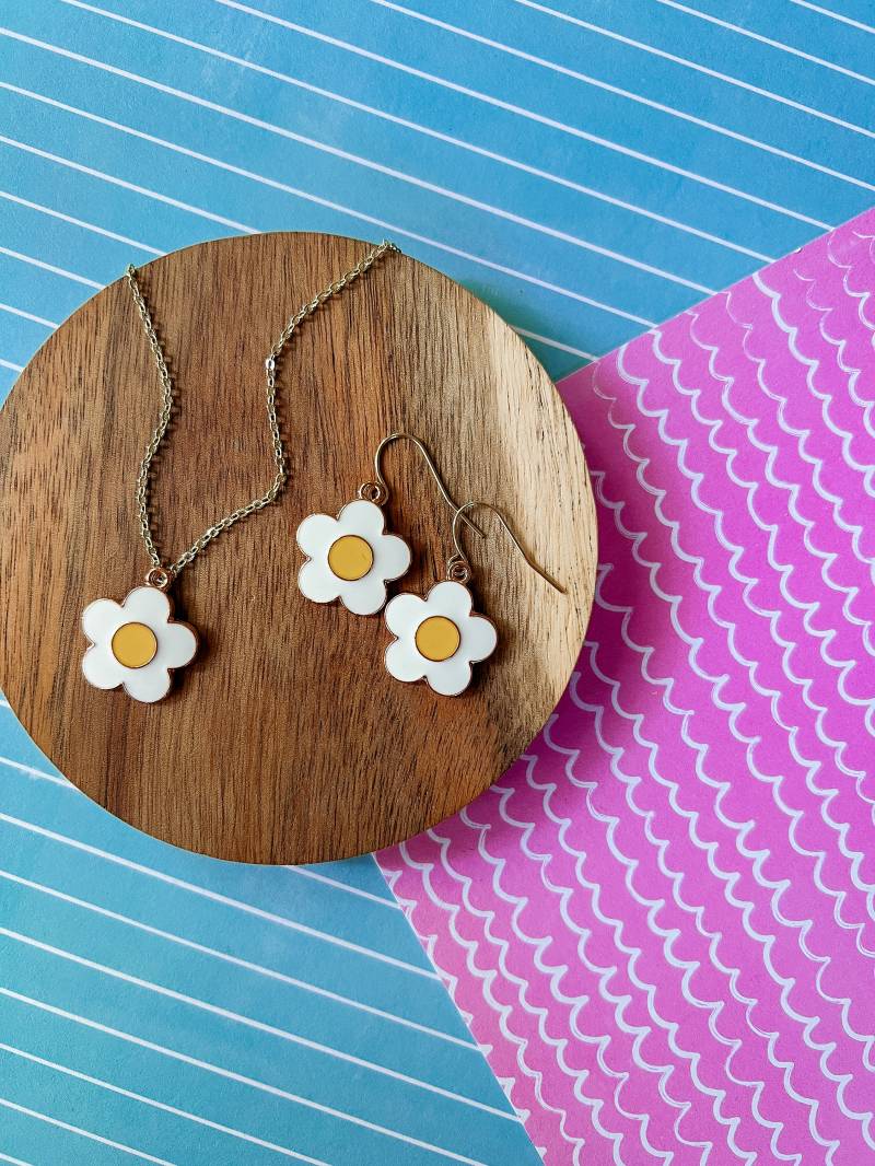 Debbie Das Gänseblümchen - Blumenohrringe Blumenhalskette Ohrhänger Kinderohrringe Kinderschmuck Schmuck Für Kleine Mädchen Tropfenohrringe von littlegembabes