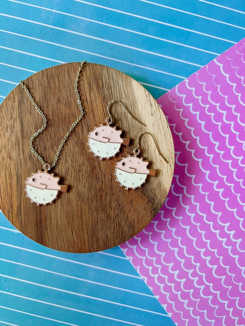 Puffy Der Kugelfisch - Fischohrringe Fischhalskette Ohrhänger Kinderohrringe Kinderschmuck Schmuck Für Kleine Mädchen Tropfenohrringe von littlegembabes