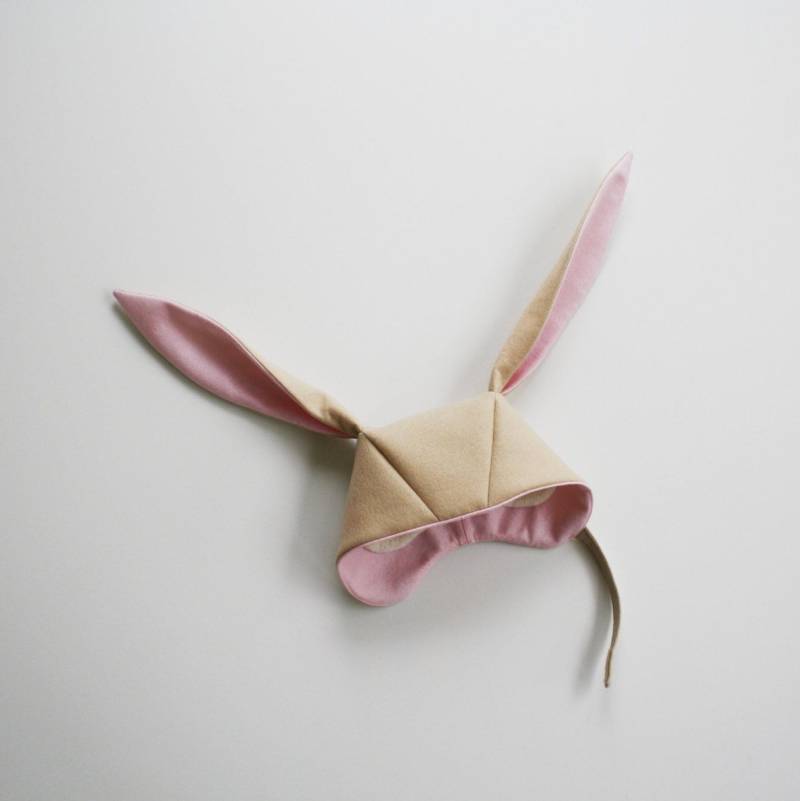 Luxe Merino Hasenmütze in Champagner Und Pink von littlegoodall