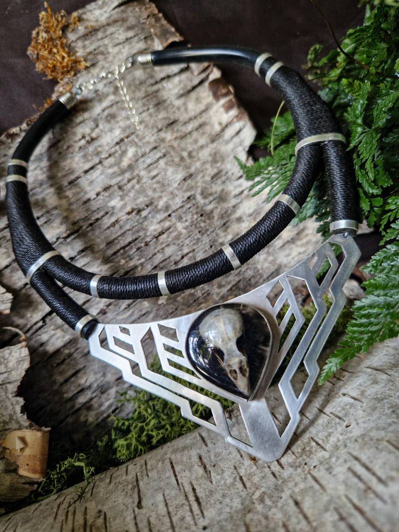 Raven's Whisper - Statement Halskette Raven's Whisper - Statement Halskette von littlehiddentrinkets