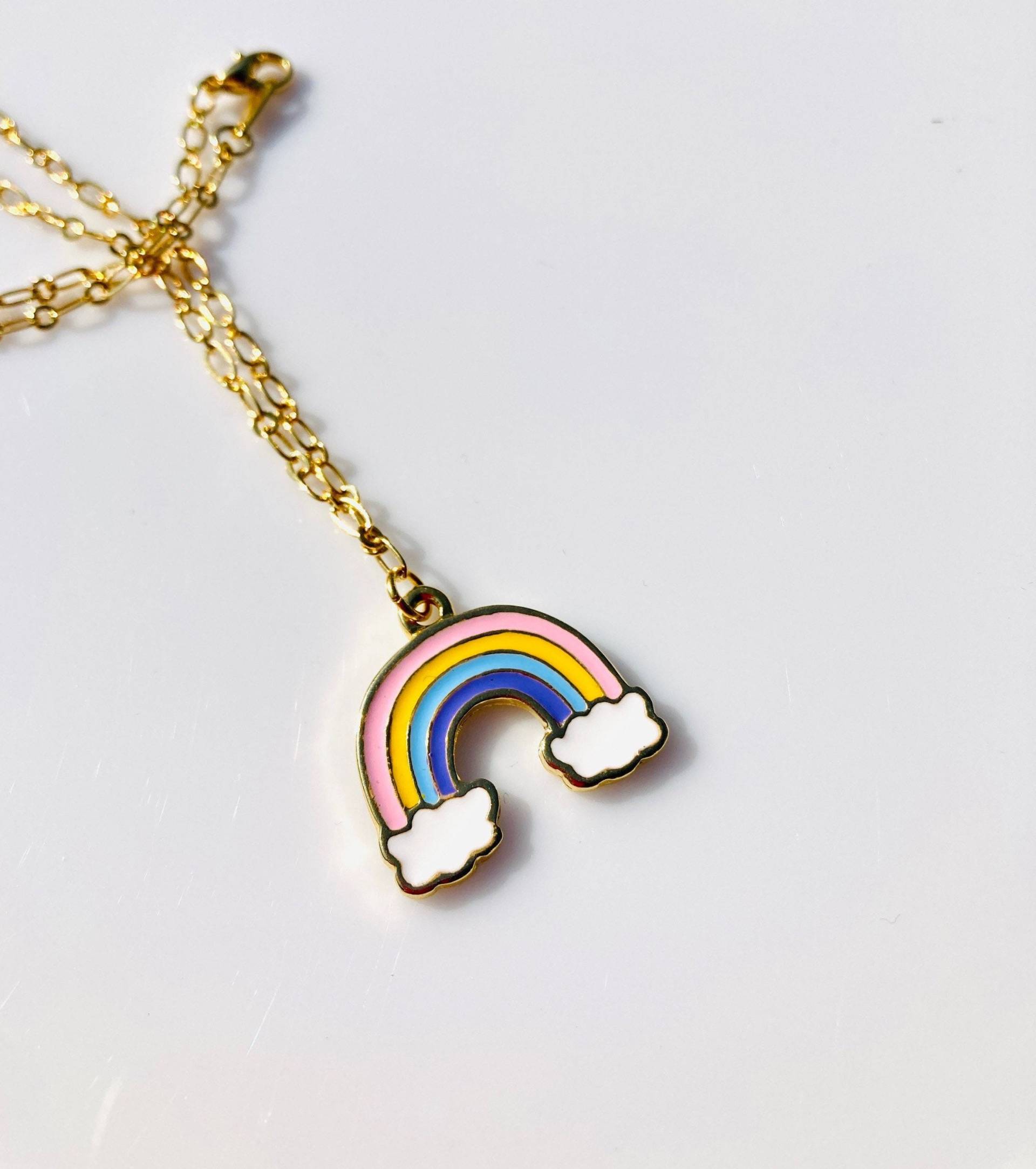 24K Vergoldete Gliederkette Mit Vergoldetem Regenbogenanhänger 24K Vergoldete Gliederkette Mit Vergoldetem Regenbogenanhänger von littlemasterworks