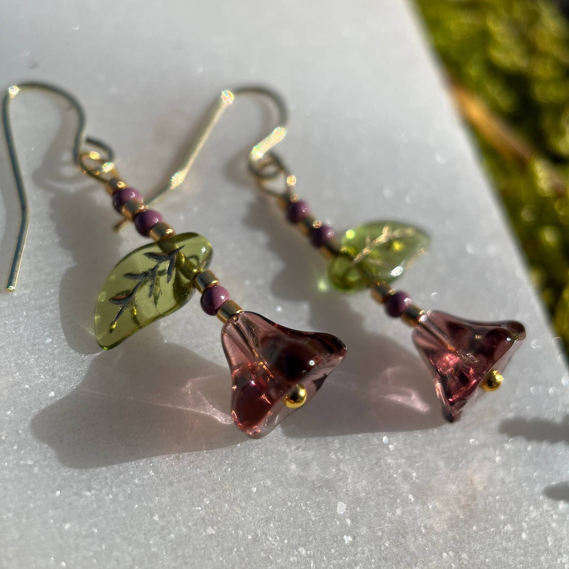 Ohrhänger Ohrringe Mit Bunten Glasperlen in Blumenform Ohrhänger Ohrringe Mit Bunten Glasperlen in Blumenform von littlemasterworks