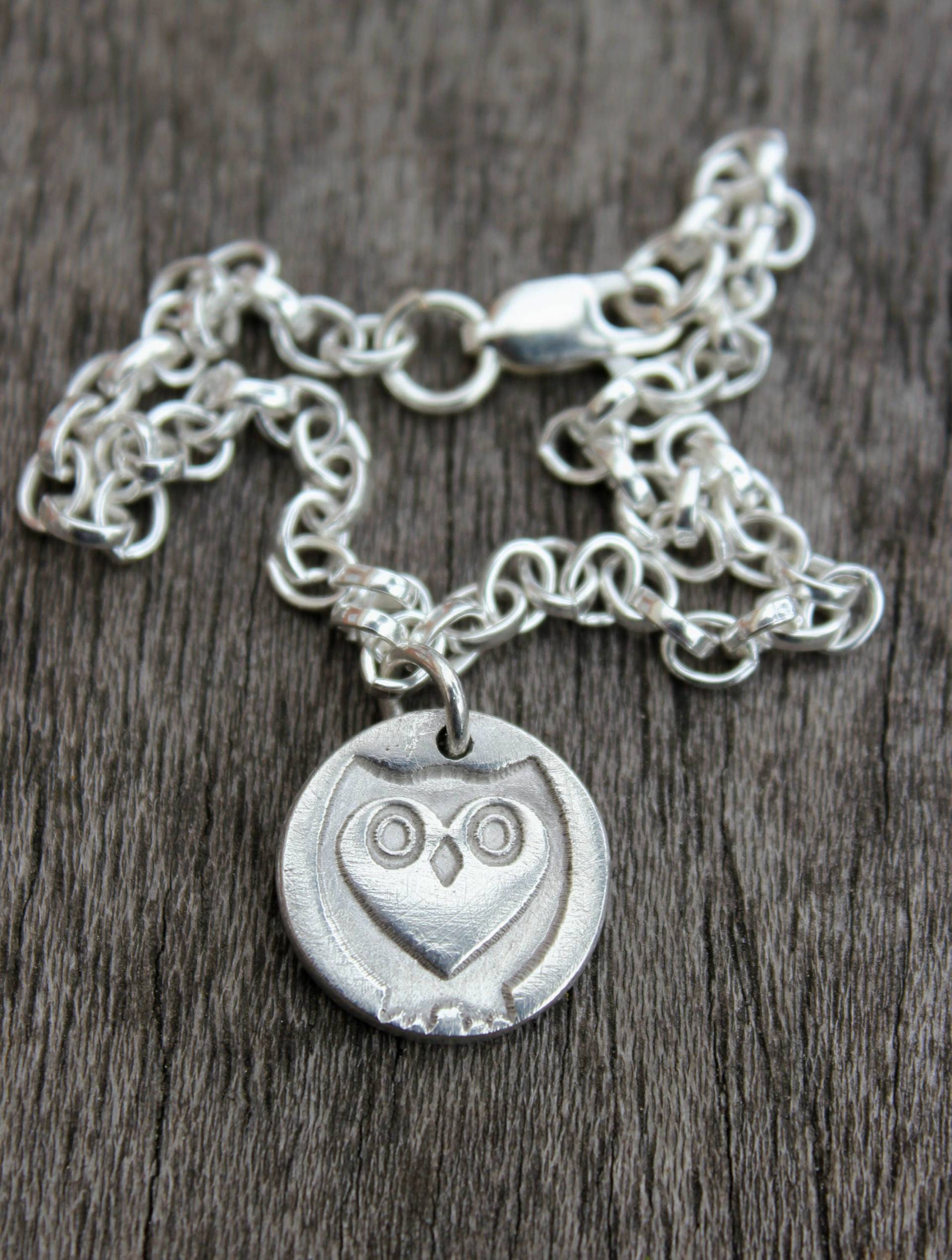 Eulen Charm Armband, Herz Eule Schleiereule Schmuck, Liebhaber Geschenk, Steampunk Eule, Kleines Süße Silber von littlesilverhedgehog