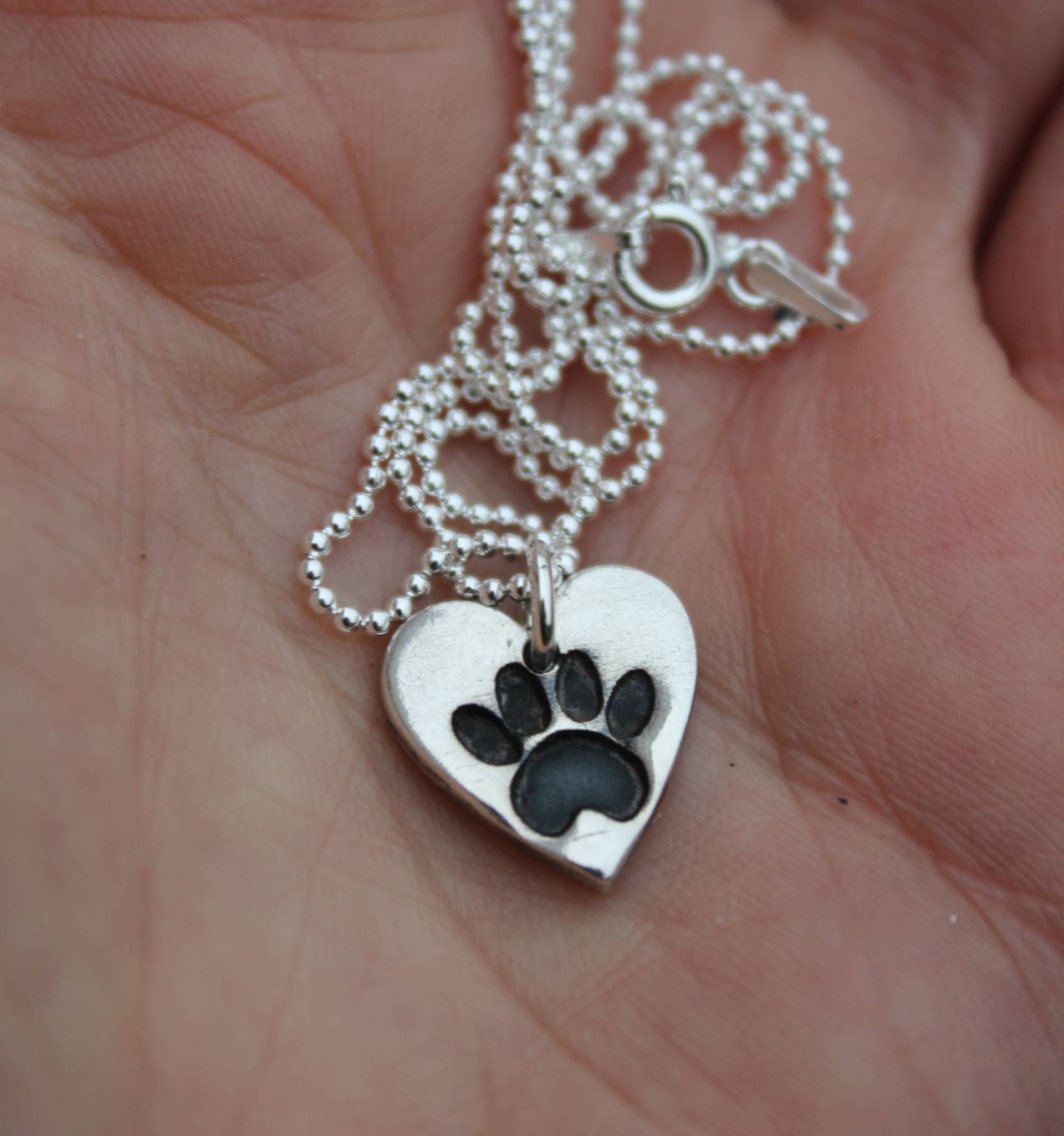 Haustier Pfote Anhänger, Hund Druck Halskette, Gestempelt Druck, Schwarze Schmuck, Denkmal Schmuck von littlesilverhedgehog