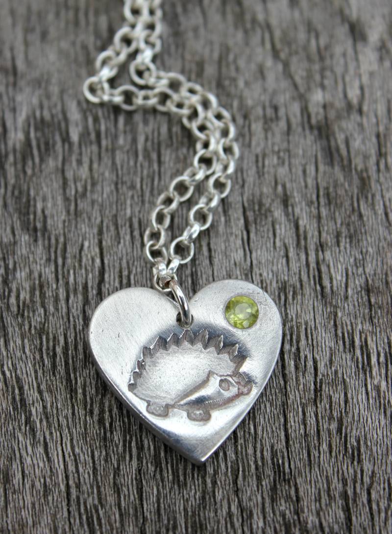 Peridot Igel Anhänger, Halskette, Tier Geburtsstein Schmuck, Grünen Edelstein Silber Anhänger Peridot Igel Anhänger, Halskette, Tier Geburtsstein Schmuck, Grünen Edelstein Silber Anhänger von littlesilverhedgehog