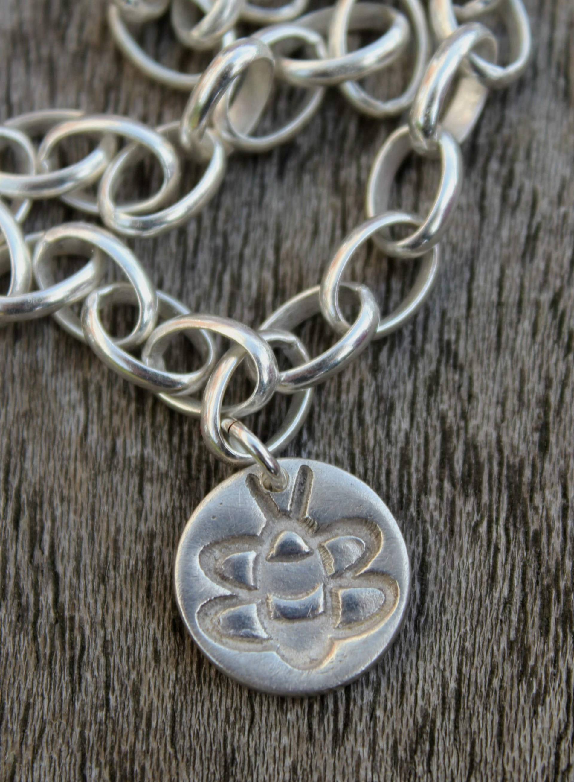 Silber Biene Armband, Hummel Schmuck, Liebhaber Geschenk, Geschenke, Save The Bienen, Bienen Charm, Honigbiene, Geschenk Für Sie, Natur von littlesilverhedgehog