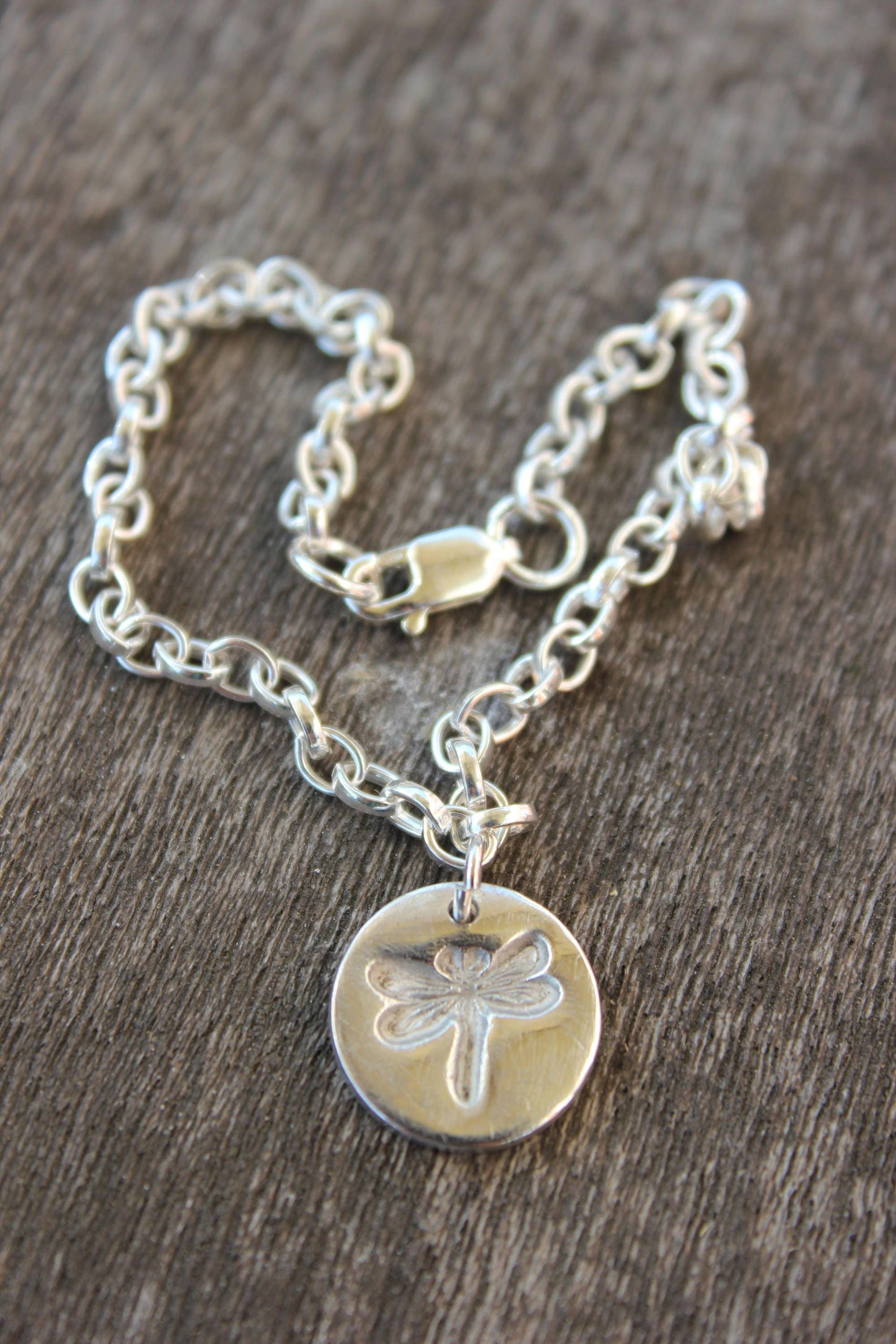 Silber Libelle Charm Armband, Schmuck, Von Hand Gestempelt Charme, Sterling Libelle, Natur Inspiriert Armband von littlesilverhedgehog