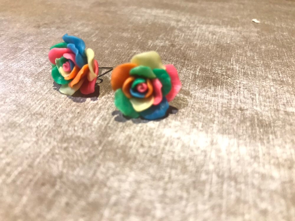 Rosen Ohrringe Polymer Clay Blumen Rosen Ohrringe Polymer Clay Blumen von littletigersmama