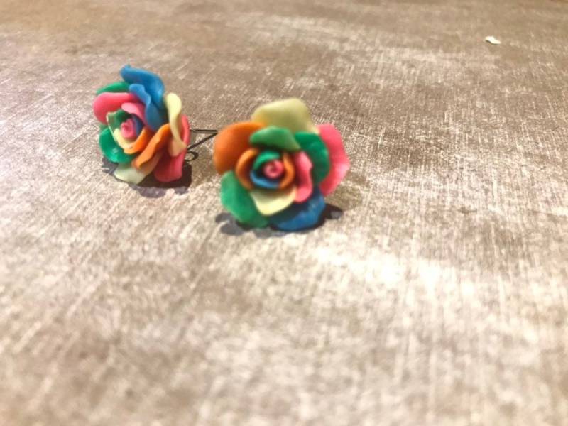 Rosen Ohrringe Polymer Clay Blumen Rosen Ohrringe Polymer Clay Blumen von littletigersmama