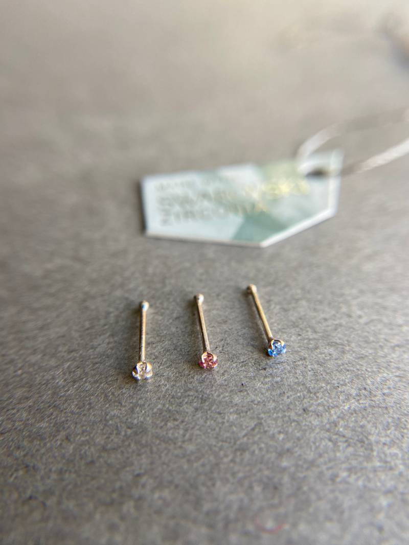 Swarovski Nase Knochen Ohrstecker 2mm - Sterling Silber Swarovski Nase Knochen Ohrstecker 2mm - Sterling Silber von littletinyNY