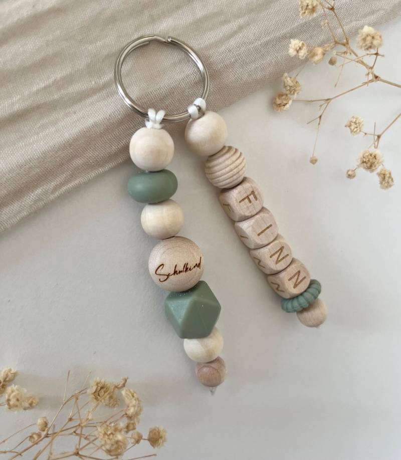 Schlüsselanhänger Mit Namen | Einschulung Rucksackanhänger Grün Schulkind Schlüsselanhänger Mit Namen | Einschulung Rucksackanhänger Grün Schulkind von littlewonder1996